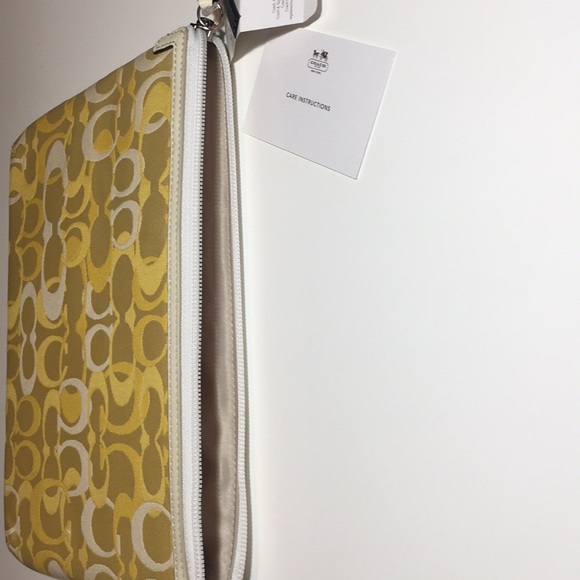 NWT Coach iPad Sleeve F61998E - Picture 2 of 4
